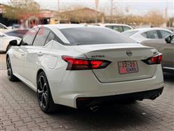 نيسان ألتيما